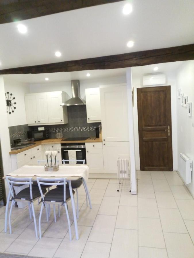 Maison De L'Amour Apartment Chardonnay Assignan Exterior photo